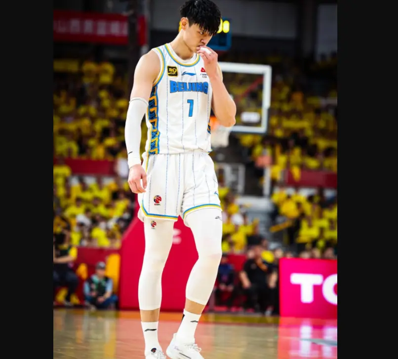 官方社交媒, 他凭什么