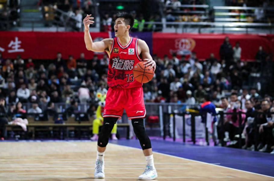 险符合常规, 队广州龙狮